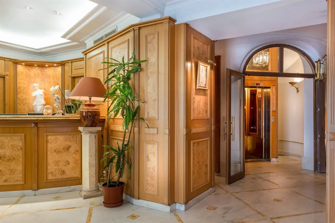 Princesse Caroline Paris Hotel