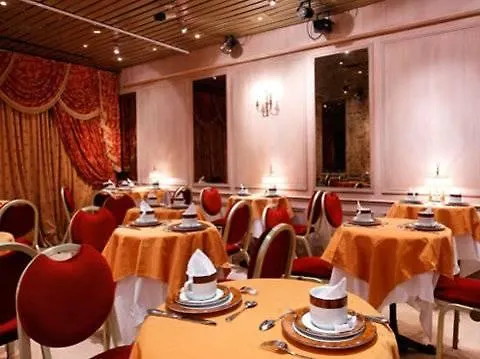 *** Hotel Princesse Caroline Paris France