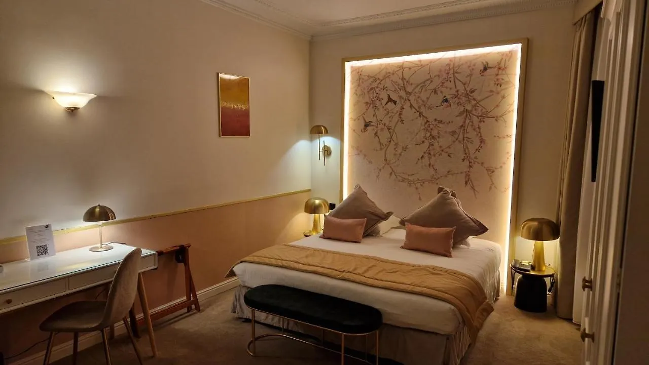 Princesse Caroline Paris Hotel