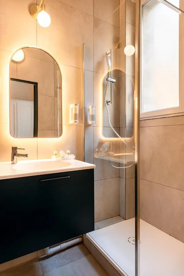 Princesse Caroline Paris Hotel