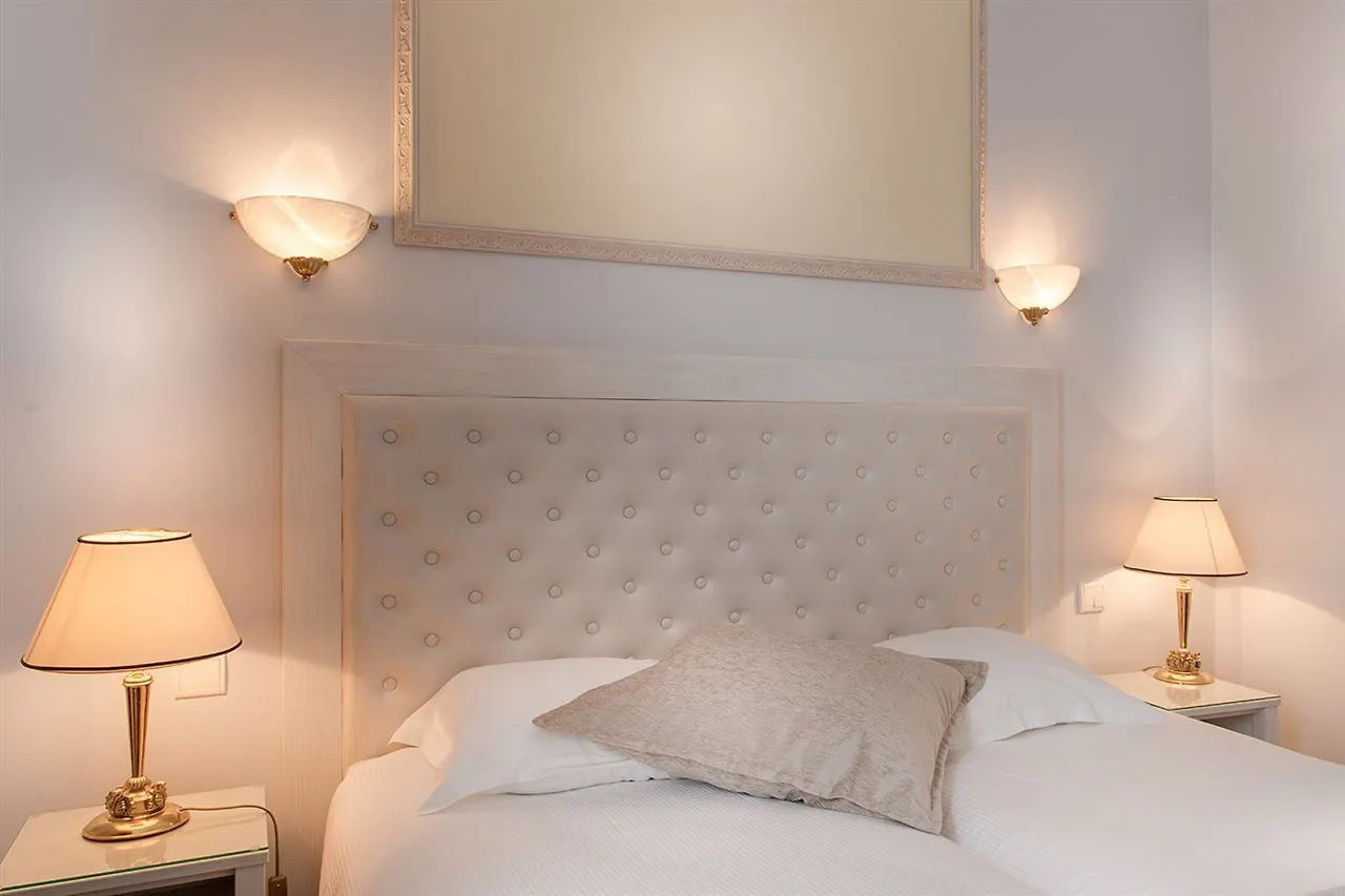 Hotel Princesse Caroline Paris